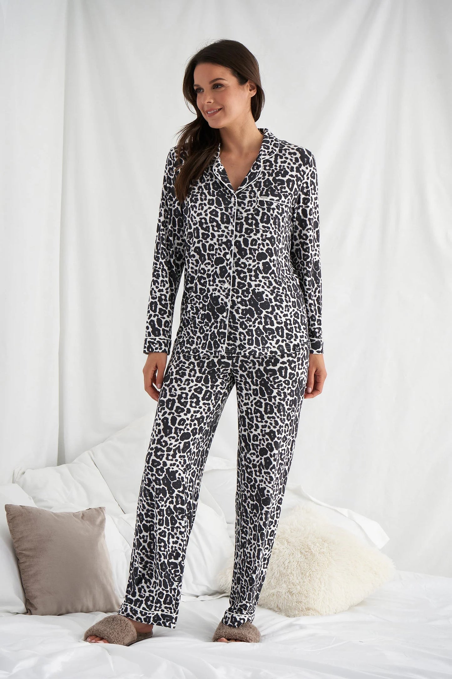 Women'S Soft Breathable Bamboo Long Pajama Set in Luxe Leopard Print