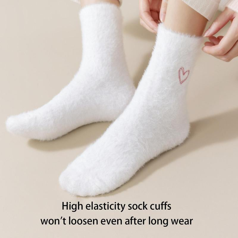 5-Pack Women'S Cute Heart-Shaped Socks 5-Packs Smooth Fluffy Warm Mid-Calf Comfortable Multi-Piece Basic Style for Autumn Winter Wear Bright Plush Socks